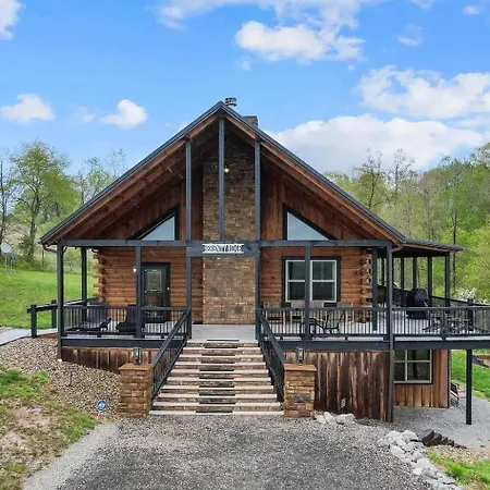 Serenity Ridge- Scenic Luxury Log Estate Getaway